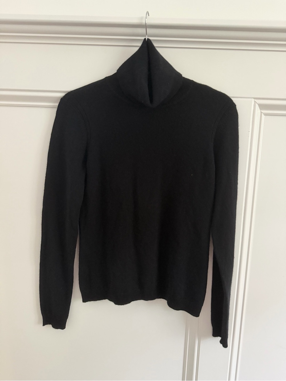 Gorsuch Cashmere Women's Black Turtleneck Sweater